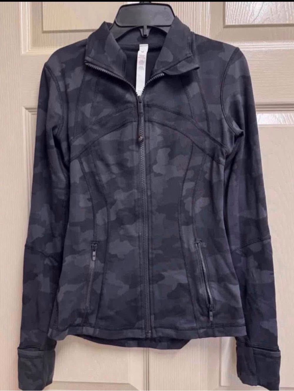 Lululemon athletica LIKE NEW Black Camo Full-Zip define jacket